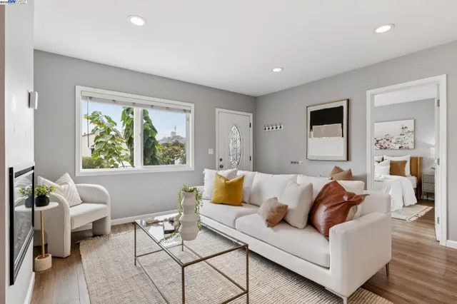 $800,000 | 332 West Broadmoor Boulevard, San Leandro, CA 94577