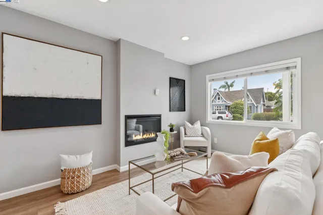 $800,000 | 332 West Broadmoor Boulevard, San Leandro, CA 94577