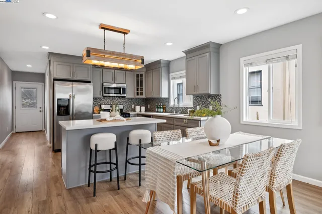 $800,000 | 332 West Broadmoor Boulevard, San Leandro, CA 94577