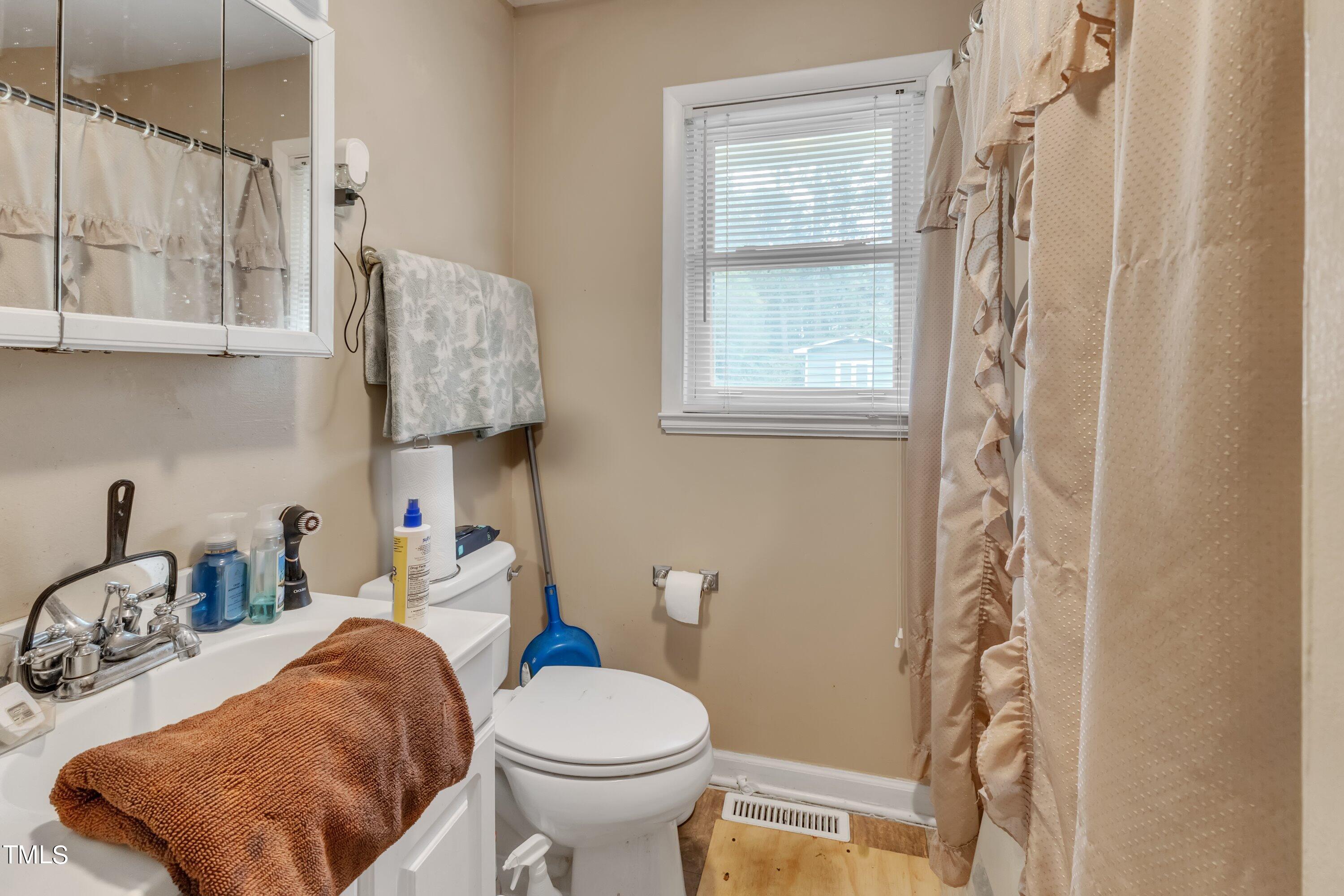 725 Colonial Drive Raleigh, NC 27603 - Photo 25 of 42