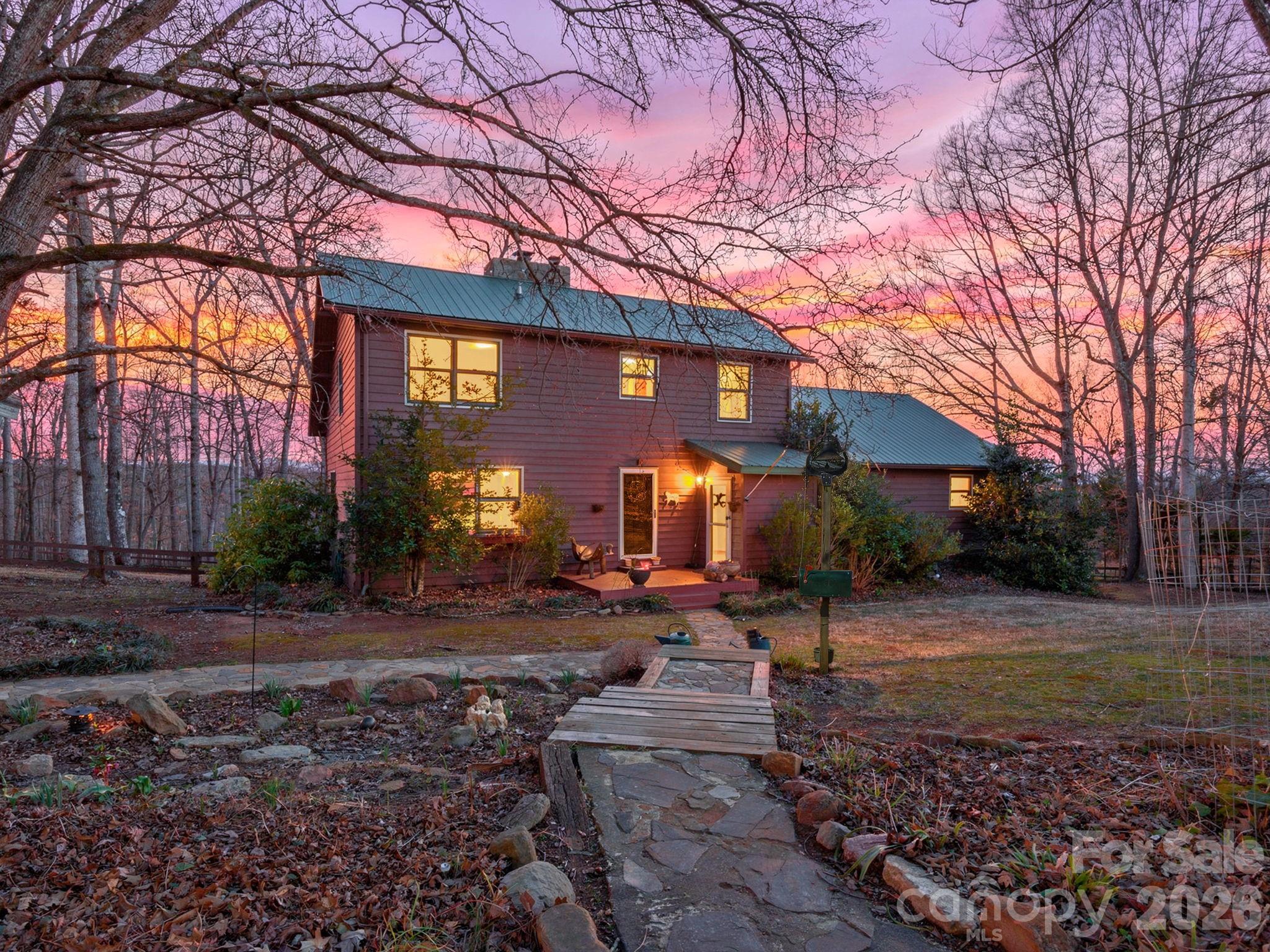 405 Loop Road Campobello, SC 29322 - Photo 15 of 40 Gallery Image 15