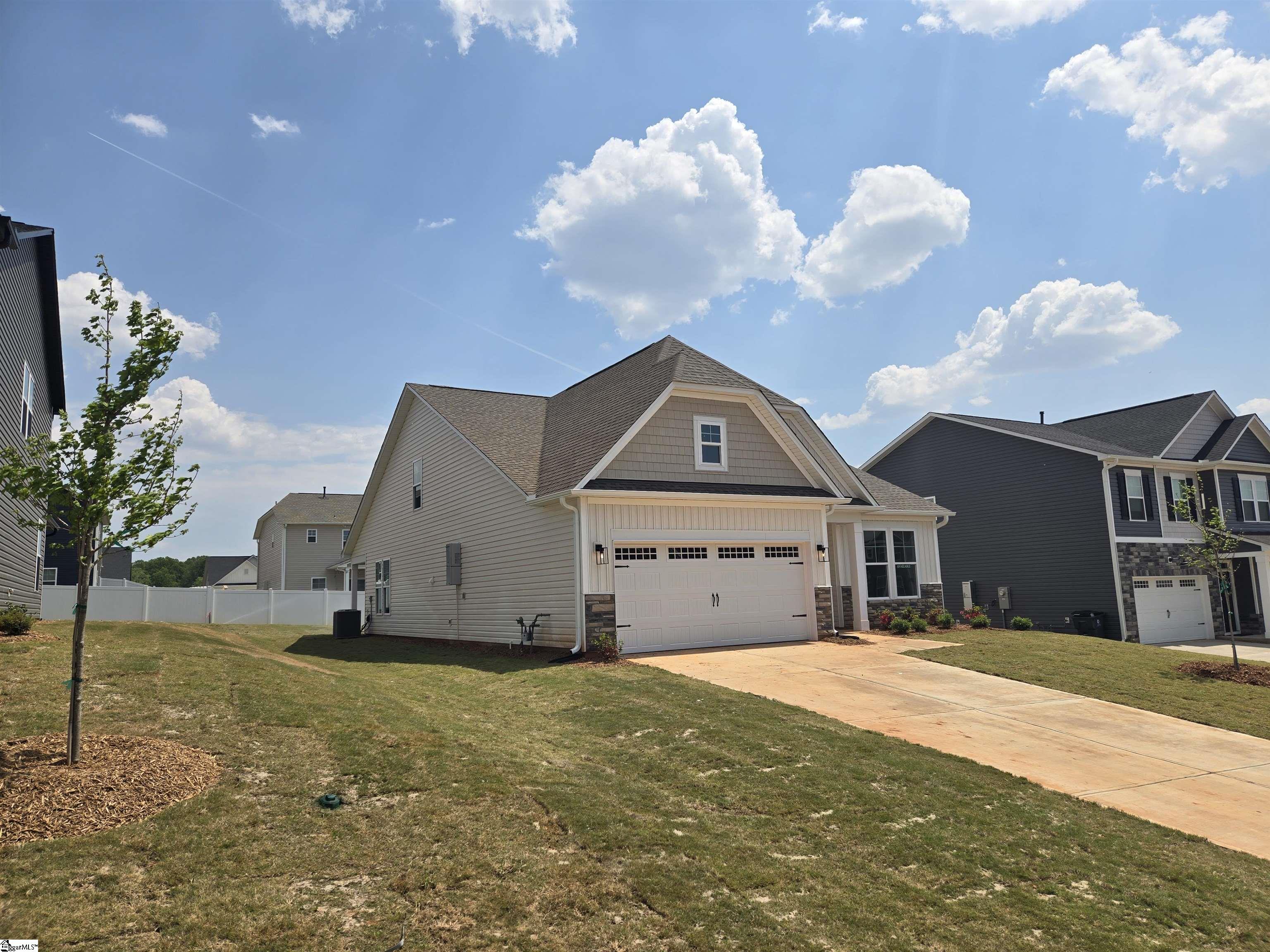 947 Gibbons Street Lyman, SC 29365 - Photo 2 of 24