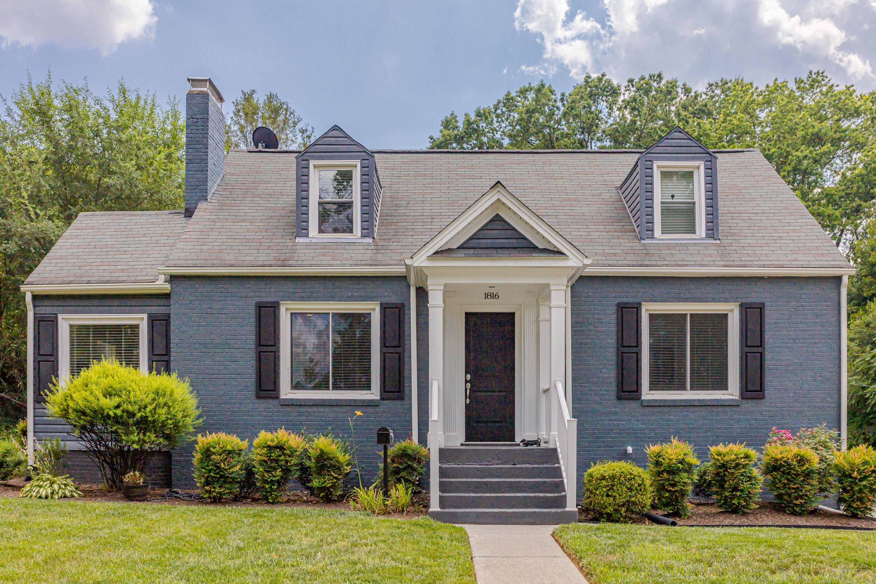 1816 Carlton Road Southwest Roanoke, VA 24015 - Photo 4 of 49 05_1816_Carlton_Rd05_mls