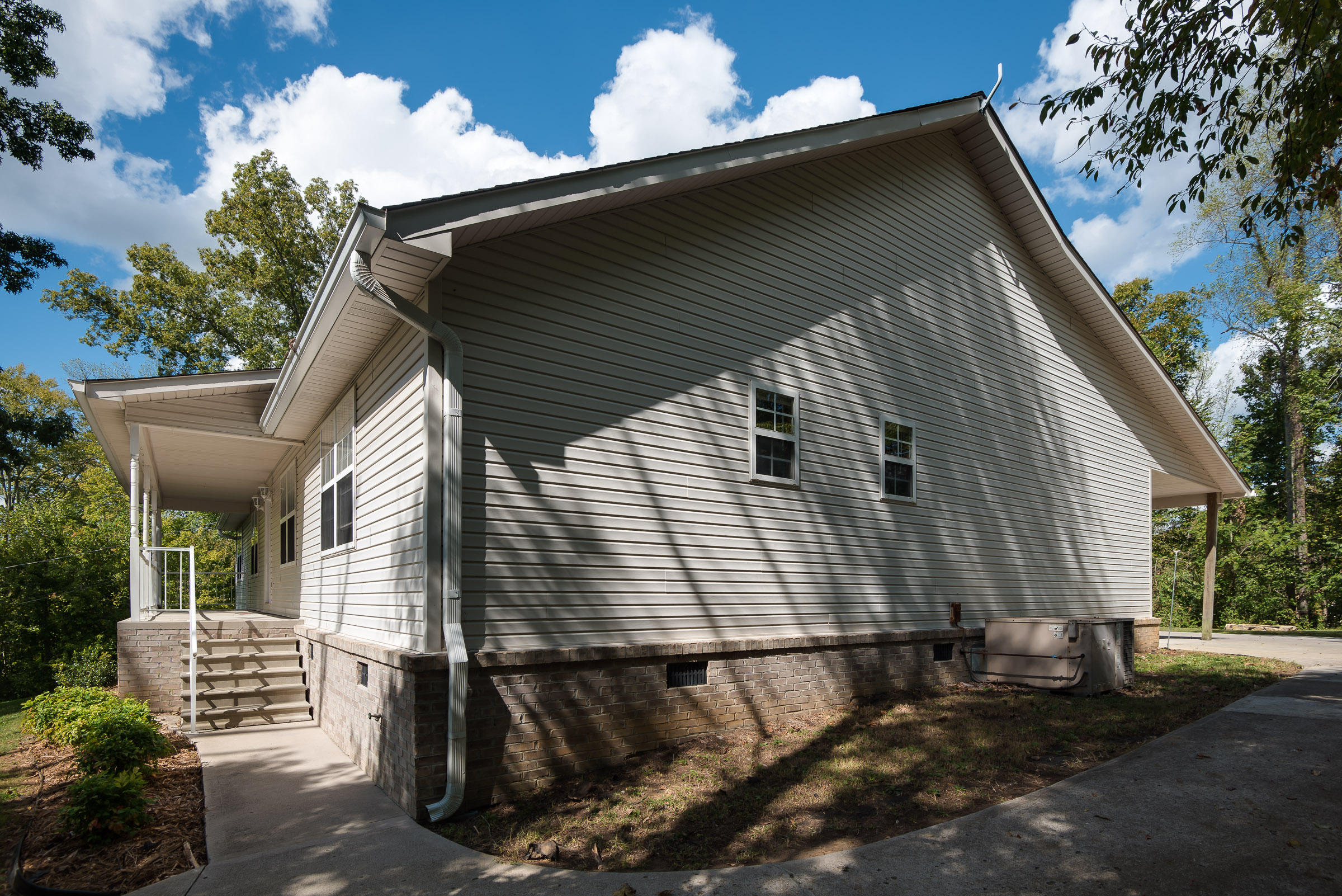 303 Strader Road Powell, TN 37849 - Photo 16 of 25 image