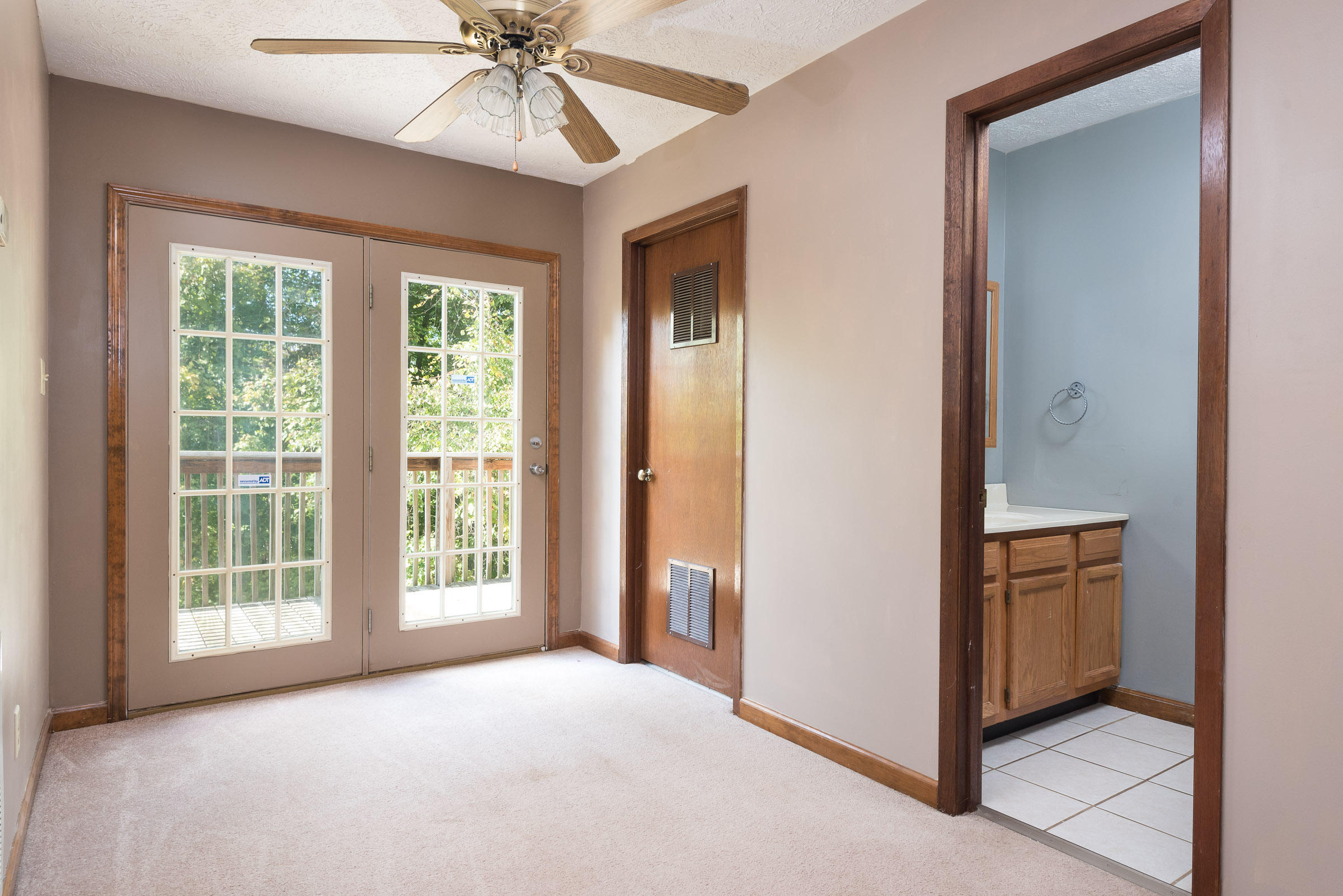 303 Strader Road Powell, TN 37849 - Photo 22 of 25 image