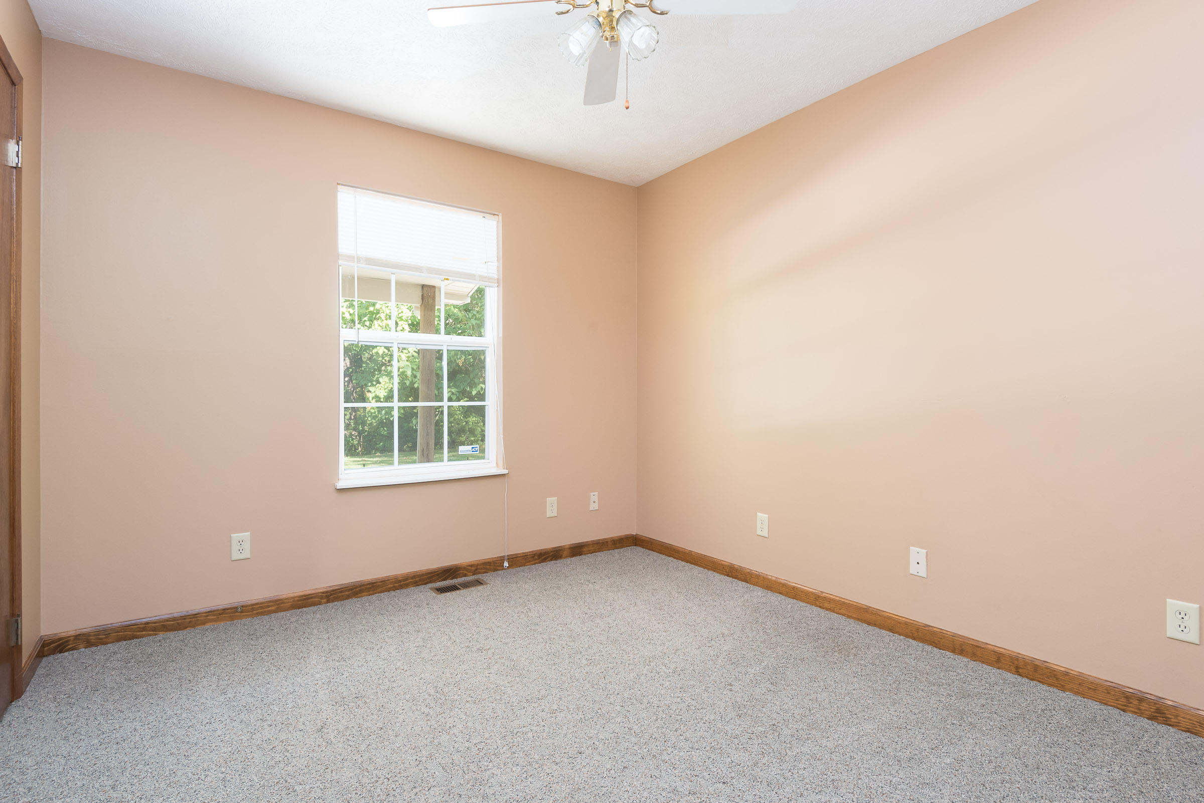 303 Strader Road Powell, TN 37849 - Photo 9 of 25 image