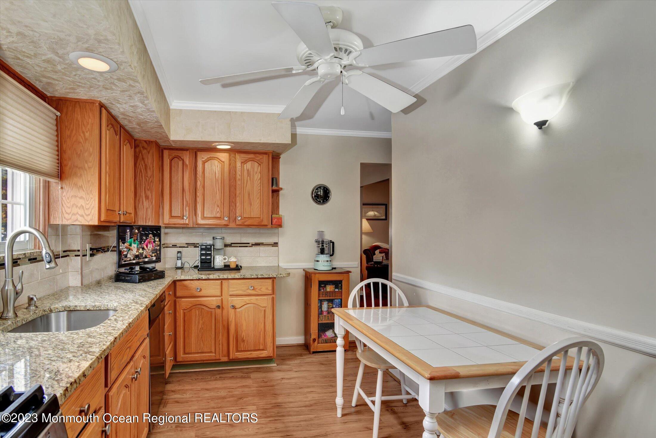 826 Livingston Road Elizabeth, NJ 07208 - Photo 23 of 38 22-Kitchen