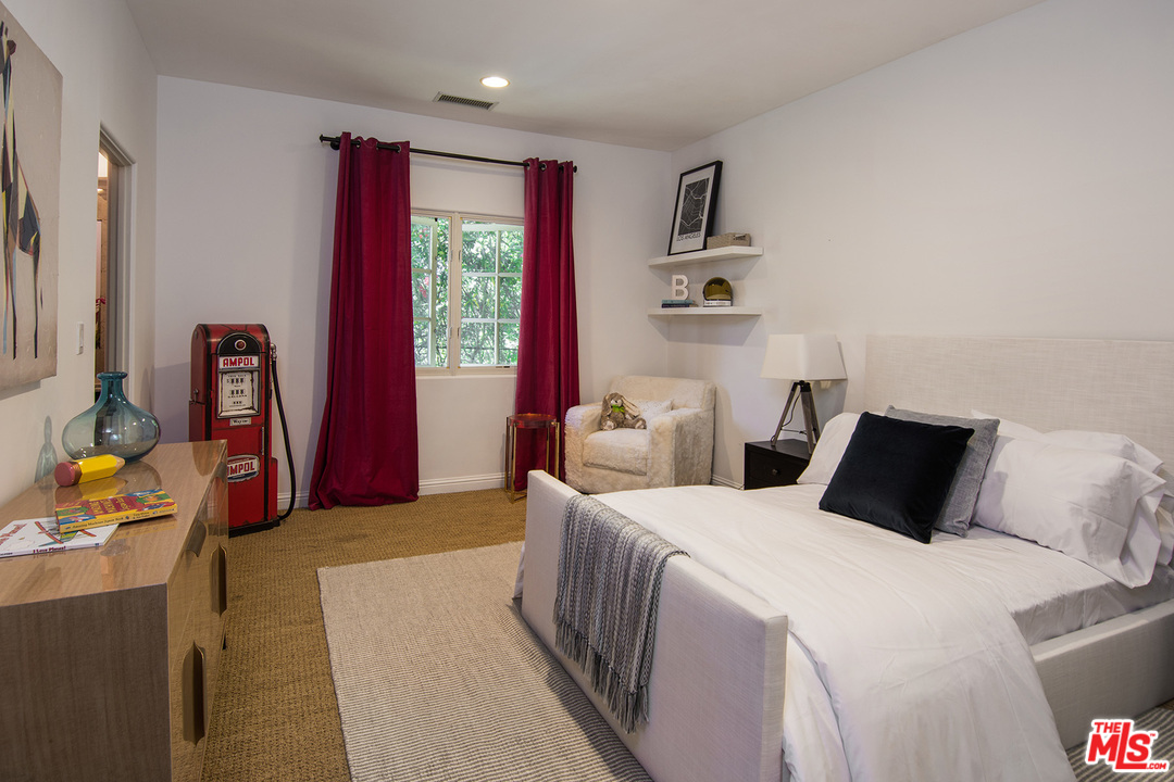 4180 Crisp Canyon Road Sherman Oaks, CA 91403 - Photo 16 of 26