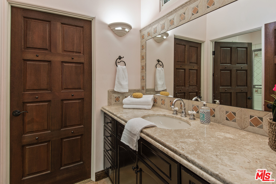 4180 Crisp Canyon Road Sherman Oaks, CA 91403 - Photo 17 of 26