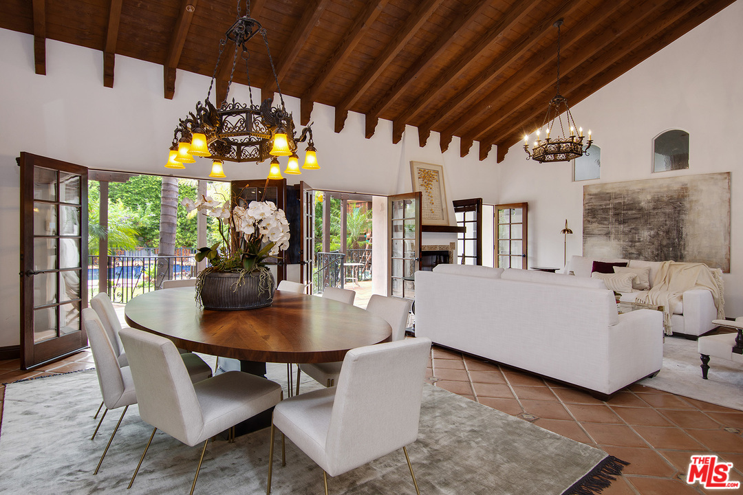 4180 Crisp Canyon Road Sherman Oaks, CA 91403 - Photo 3 of 26