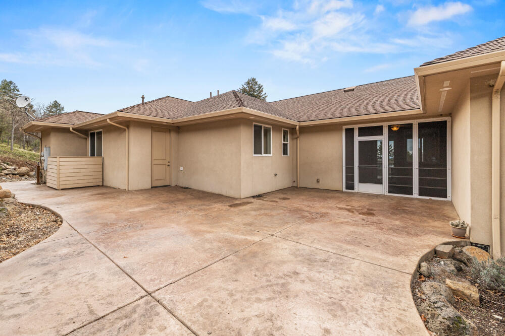 6586 Cooper's Hawk Road Klamath Falls, OR 97601 - Photo 63 of 68 a view of a house with a yard