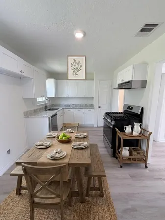 $1,650 | 404 Elaine Street, La Marque, TX 77568