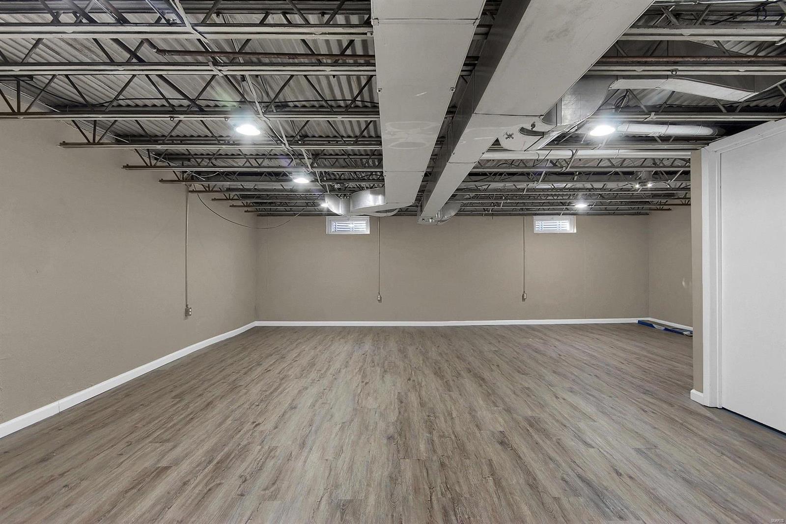6337 Heege Road St. Louis, MO 63123 - Photo 14 of 19 Gallery Image 14