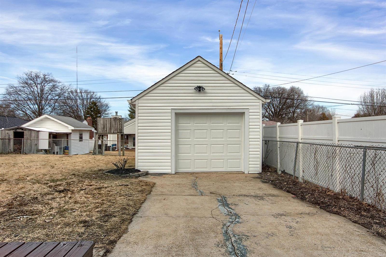 6337 Heege Road St. Louis, MO 63123 - Photo 16 of 19 Gallery Image 16