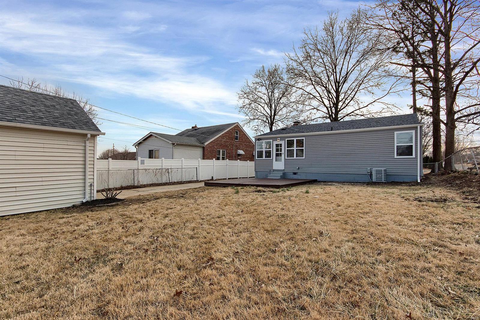 6337 Heege Road St. Louis, MO 63123 - Photo 17 of 19 Gallery Image 17