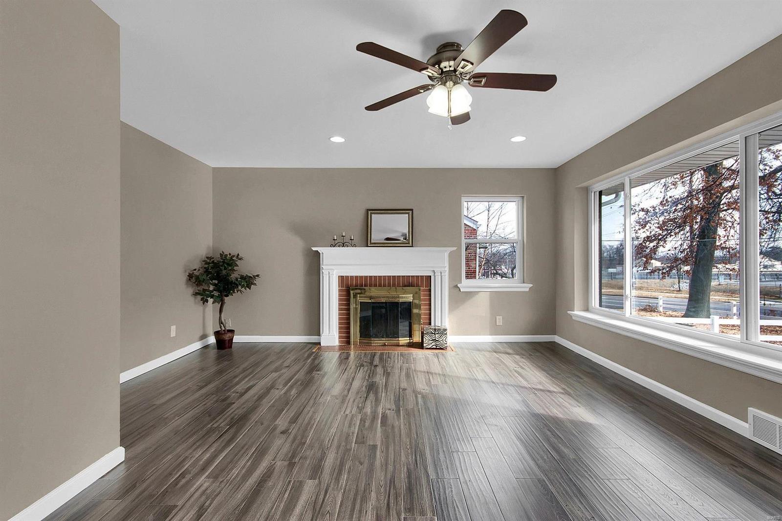 6337 Heege Road St. Louis, MO 63123 - Photo 3 of 19 Gallery Image 3