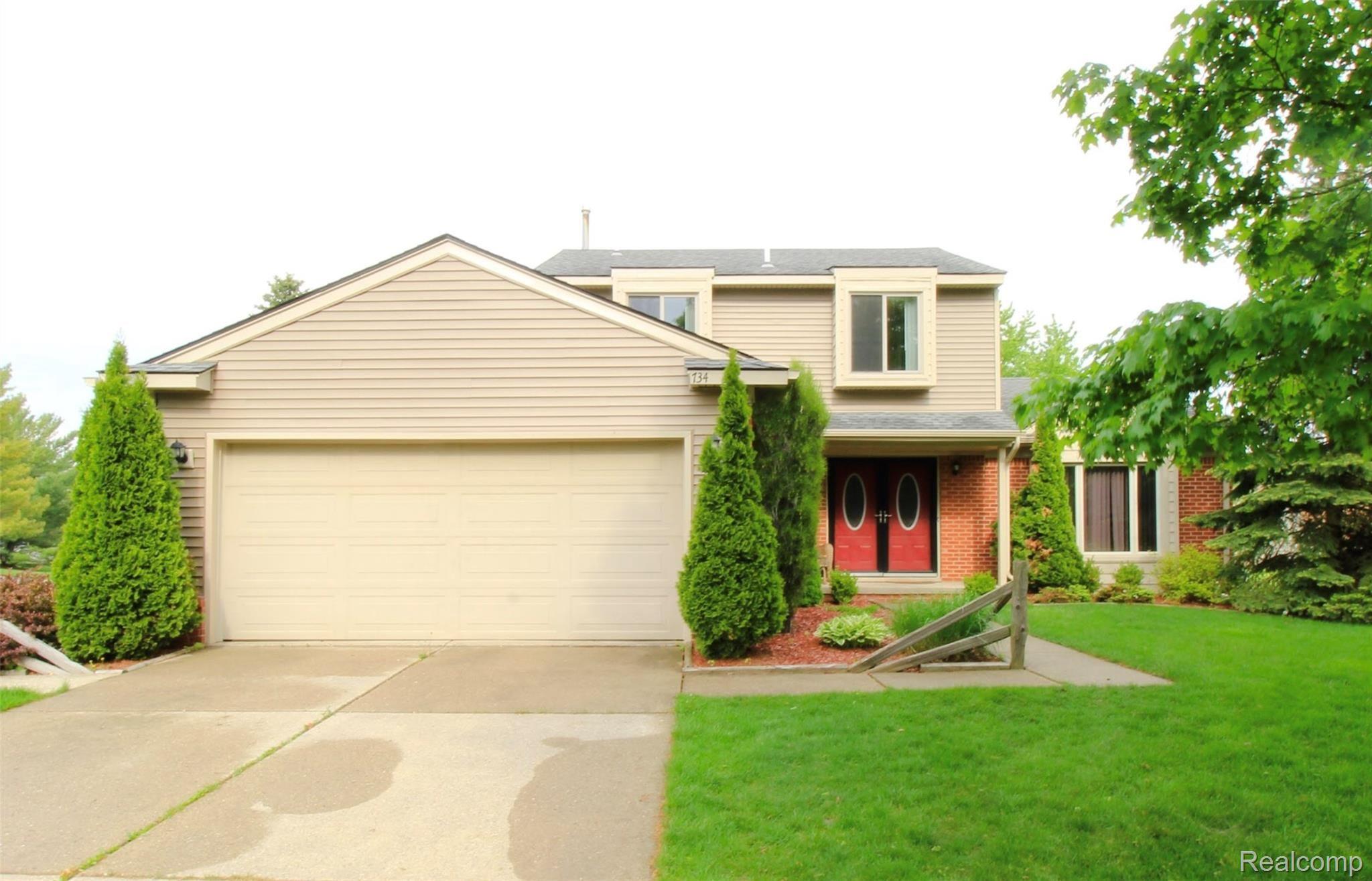 734 Kentucky Drive Rochester, MI 48307 - Photo 1 of 55 BF6F4E8C-C831-45FF-A999-8863AF1DFB9A.jpeg