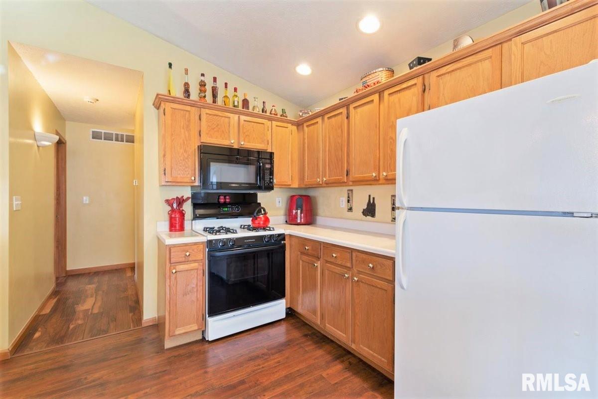925 Knoll Pointe Place Springfield, IL 62703 - Photo 15 of 41 Gallery Image 15