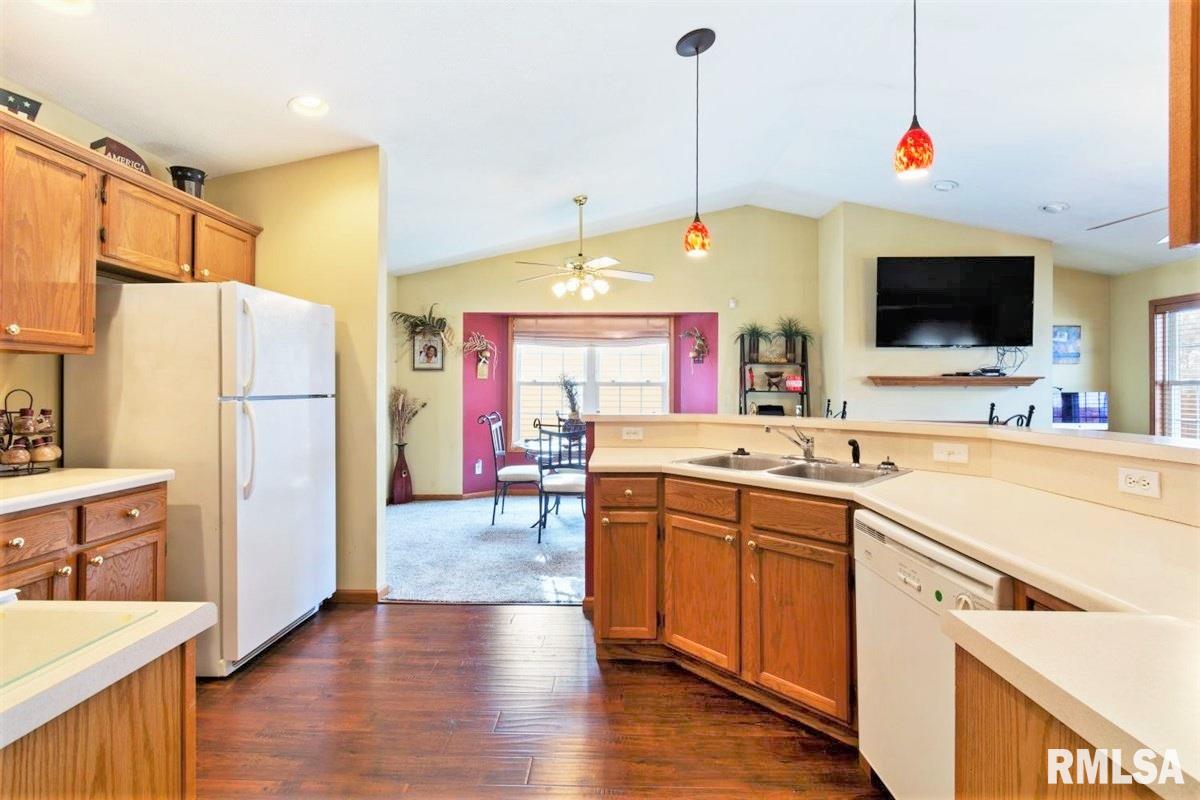 925 Knoll Pointe Place Springfield, IL 62703 - Photo 17 of 41 Gallery Image 17