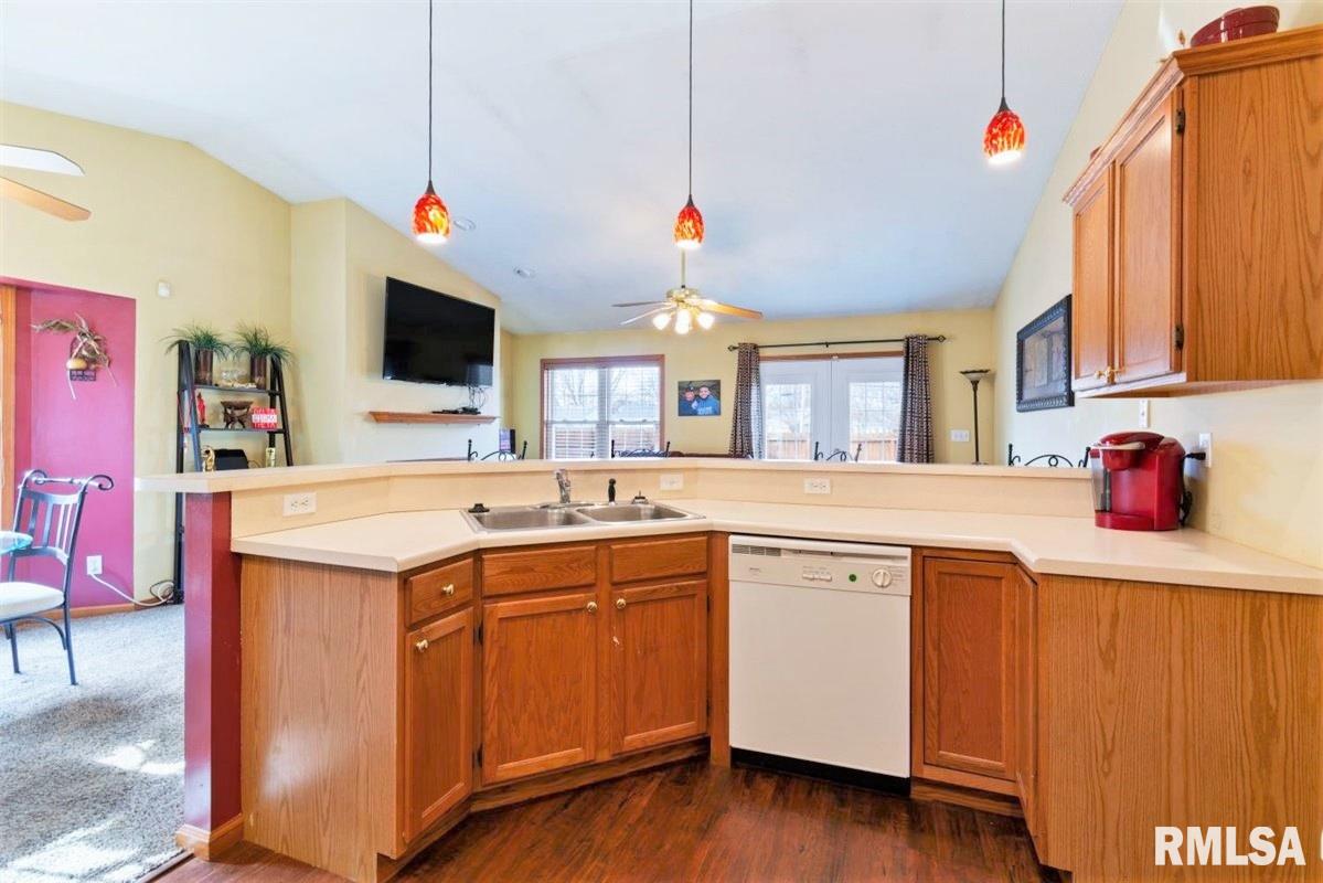 925 Knoll Pointe Place Springfield, IL 62703 - Photo 18 of 41 Gallery Image 18