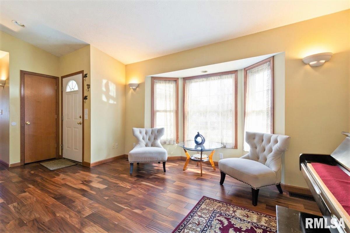 925 Knoll Pointe Place Springfield, IL 62703 - Photo 7 of 41 Gallery Image 7