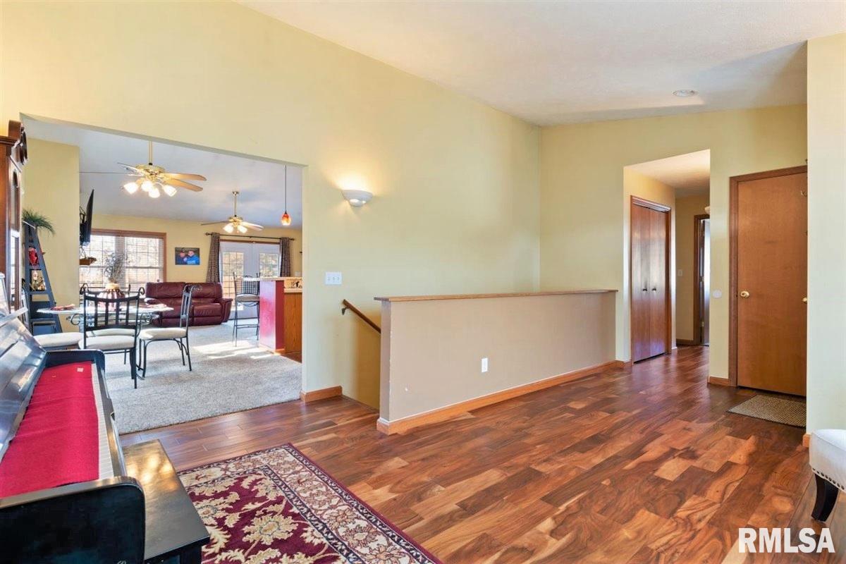 925 Knoll Pointe Place Springfield, IL 62703 - Photo 8 of 41 Gallery Image 8