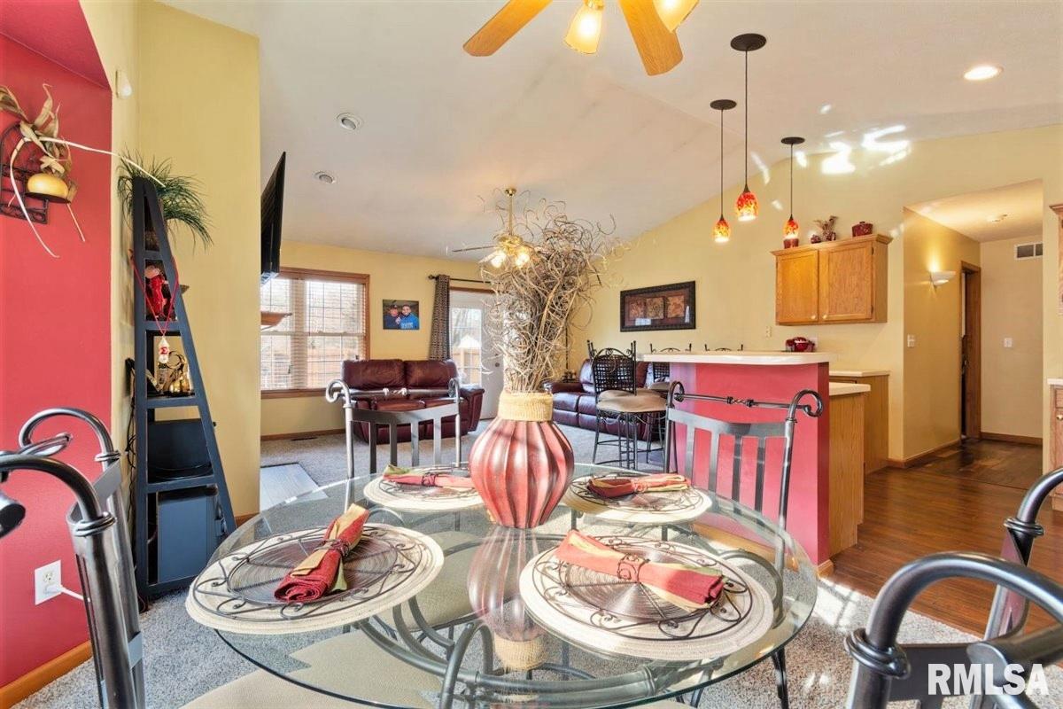 925 Knoll Pointe Place Springfield, IL 62703 - Photo 10 of 41 Gallery Image 10