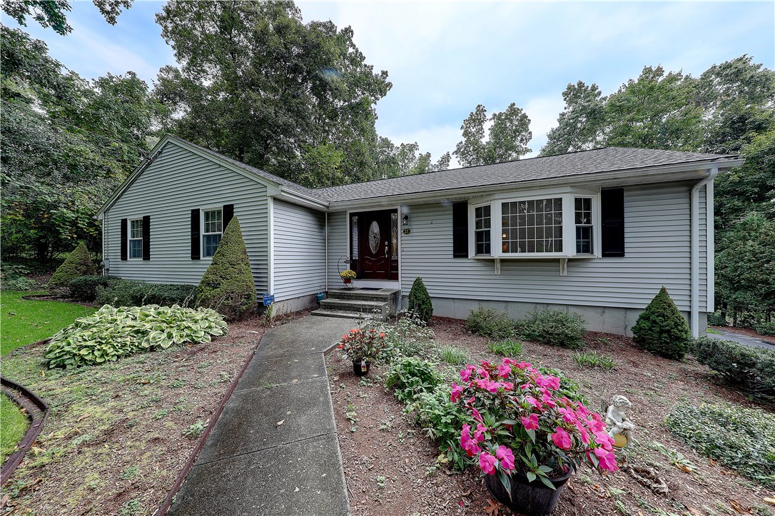 21 Cullen Hill Road Lincoln, RI 02865 - Photo 4 of 39