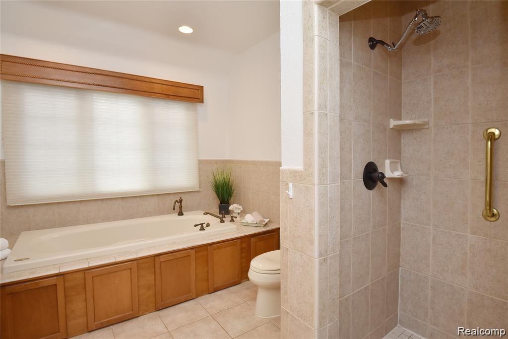 492 Rivenoak Street Birmingham, MI 48009 - Photo 27 of 40 492 Rivenoak _27.JPG