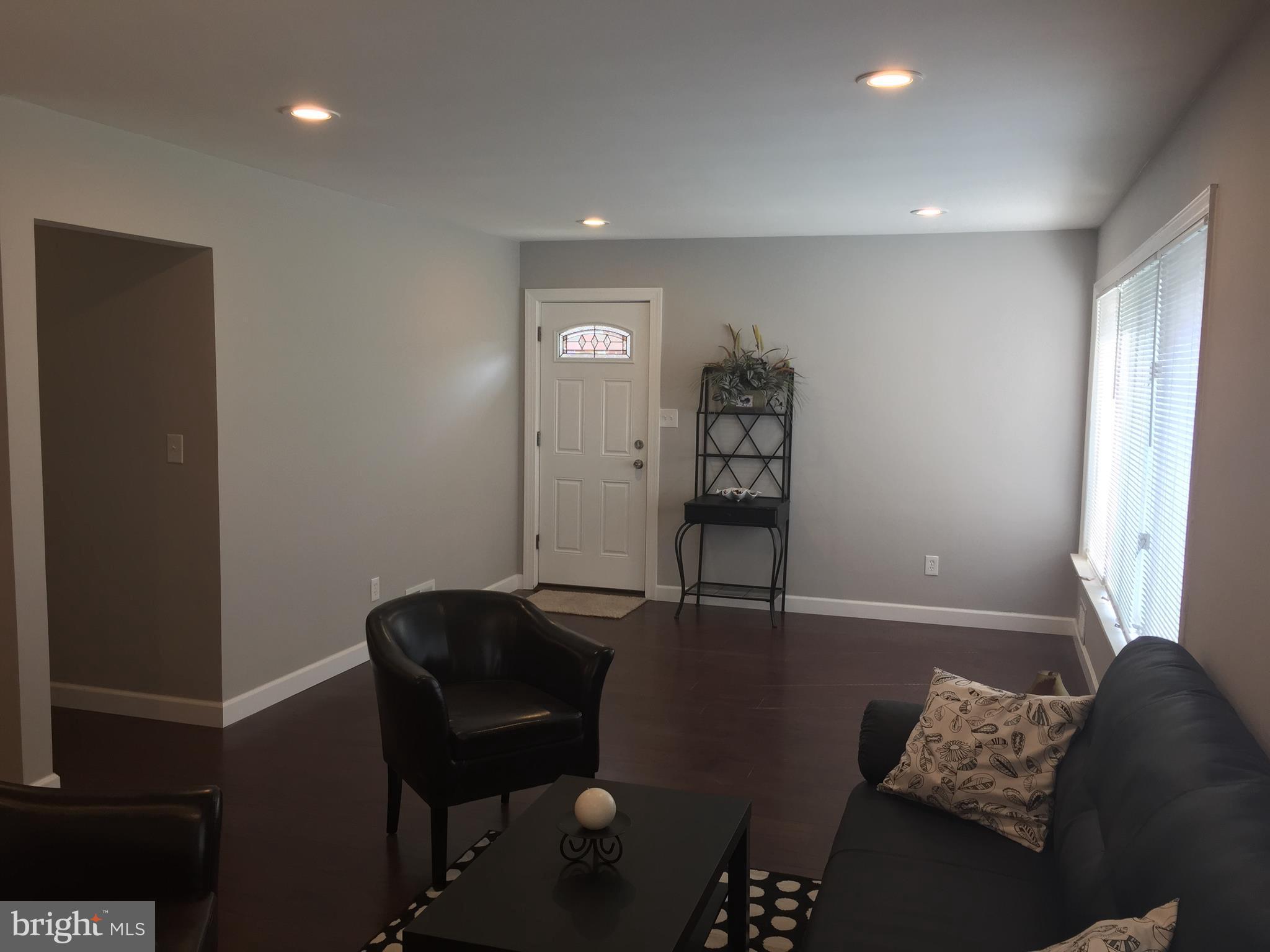 4120 Buckingham Road Pikesville, MD 21207 - Photo 12 of 27 Living Room
