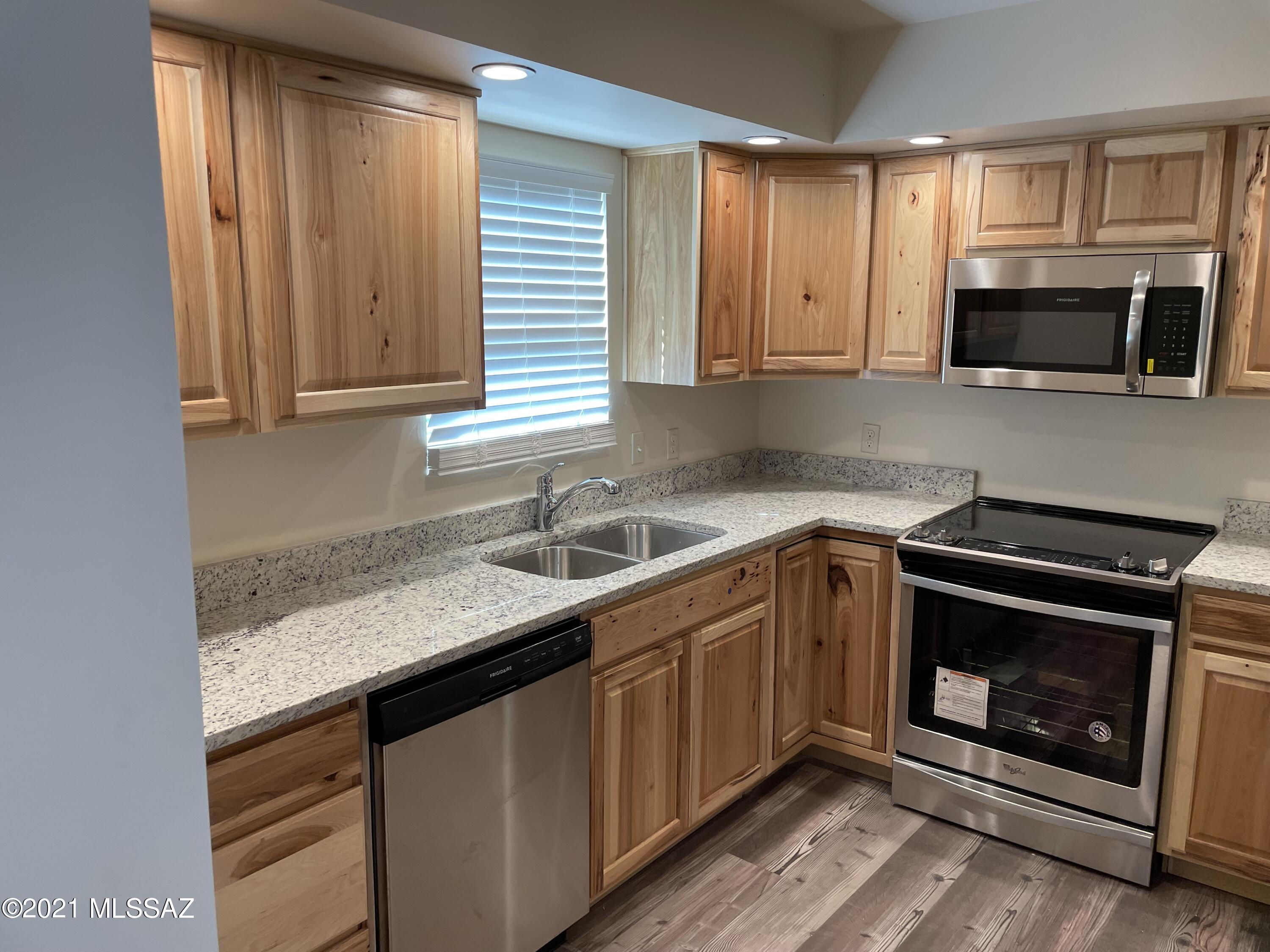 2545 East Spring Street, Unit 3 Tucson, AZ 85716 - Photo 3 of 25 IMG_2220
