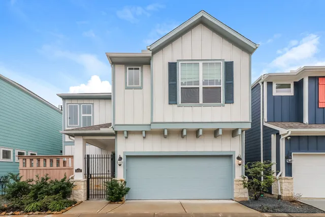 $2,995 | 2410 Yacht Hbr Drive, Kemah, TX 77565