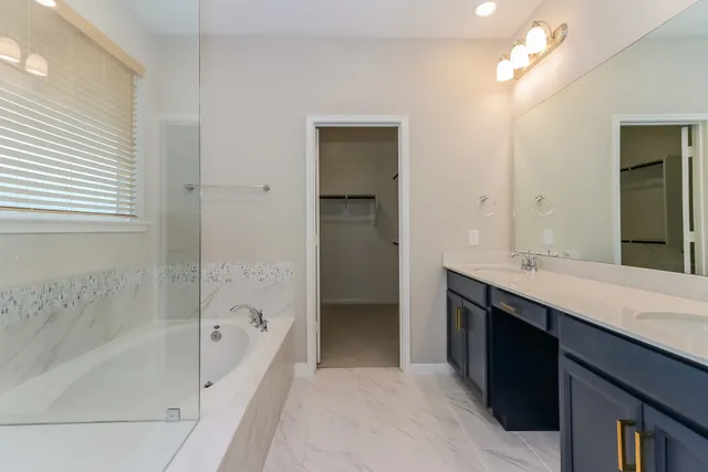 $2,995 | 2410 Yacht Hbr Drive, Kemah, TX 77565