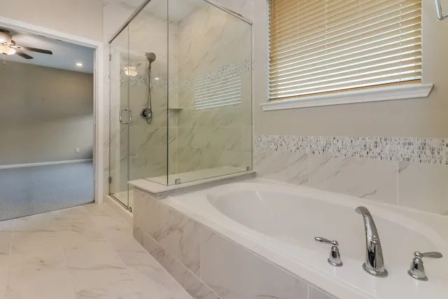 $2,995 | 2410 Yacht Hbr Drive, Kemah, TX 77565