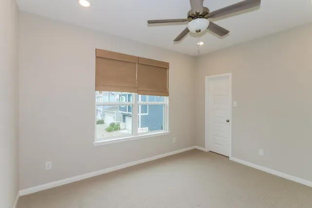 $2,995 | 2410 Yacht Hbr Drive, Kemah, TX 77565