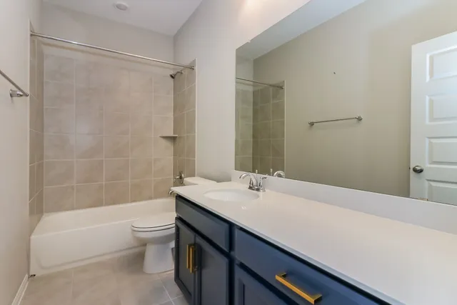 $2,995 | 2410 Yacht Hbr Drive, Kemah, TX 77565