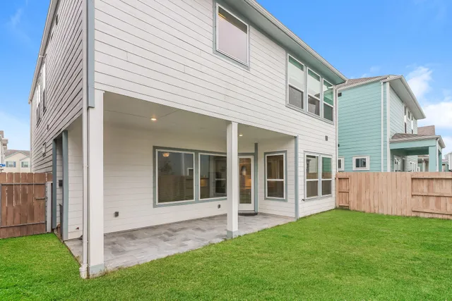 $2,995 | 2410 Yacht Hbr Drive, Kemah, TX 77565