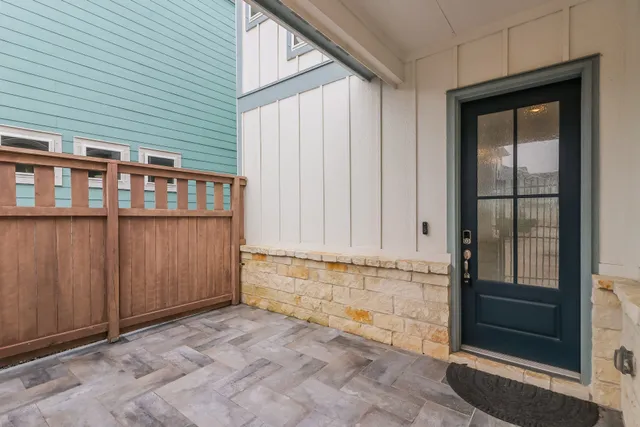 $2,995 | 2410 Yacht Hbr Drive, Kemah, TX 77565