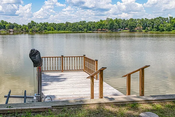 $230,000 | 792 East Taylor Lake Circle, Livingston, TX 77351