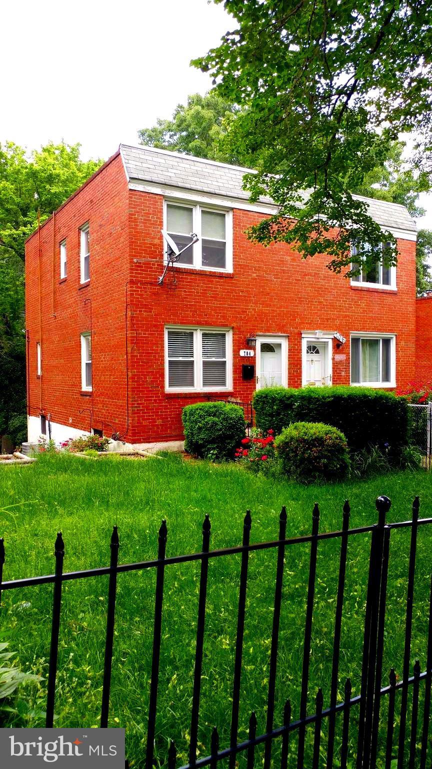 704 St Dunstans Road Baltimore, MD 21212 - Photo 1 of 9 Front