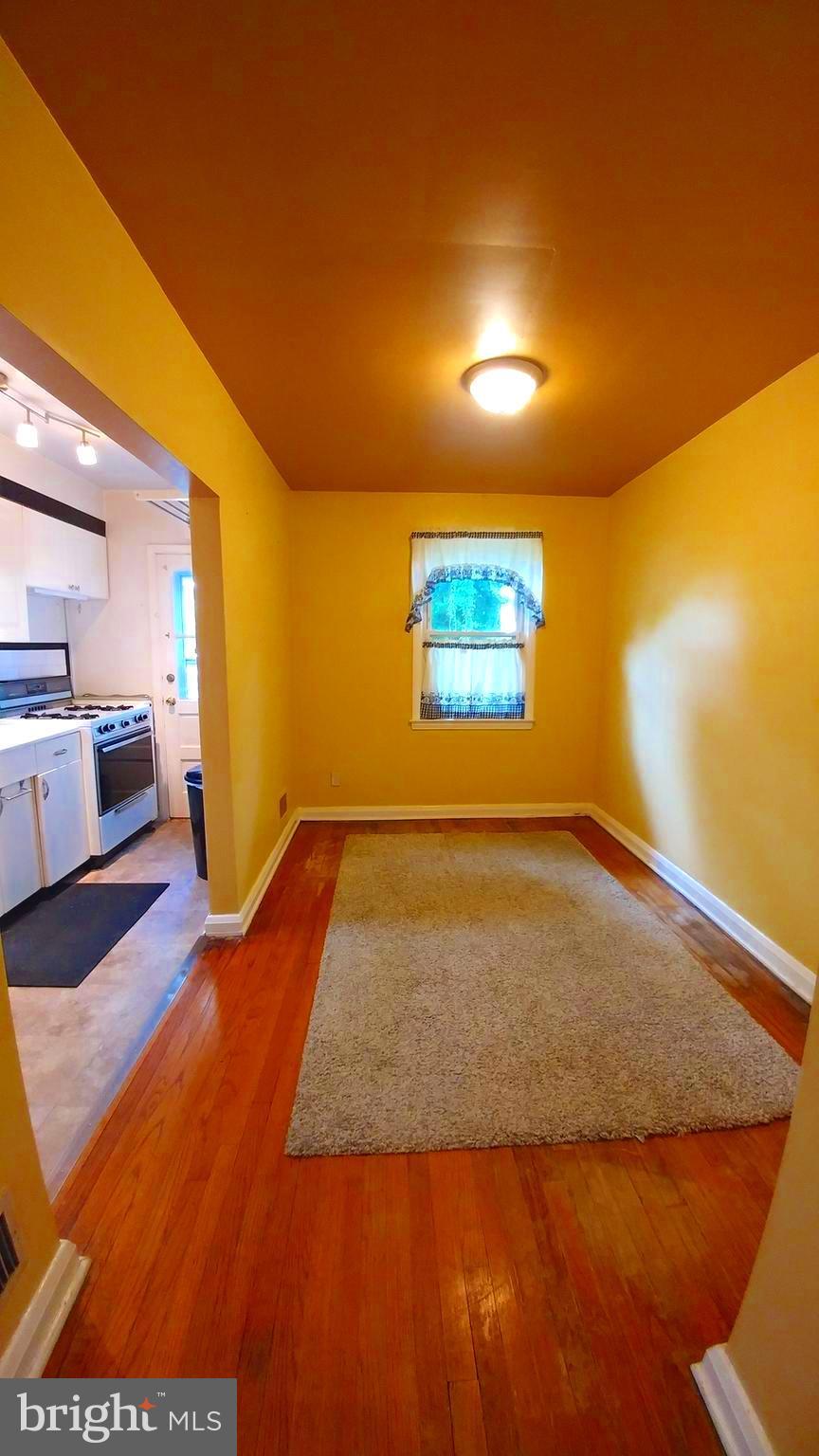 704 St Dunstans Road Baltimore, MD 21212 - Photo 3 of 9 dining room