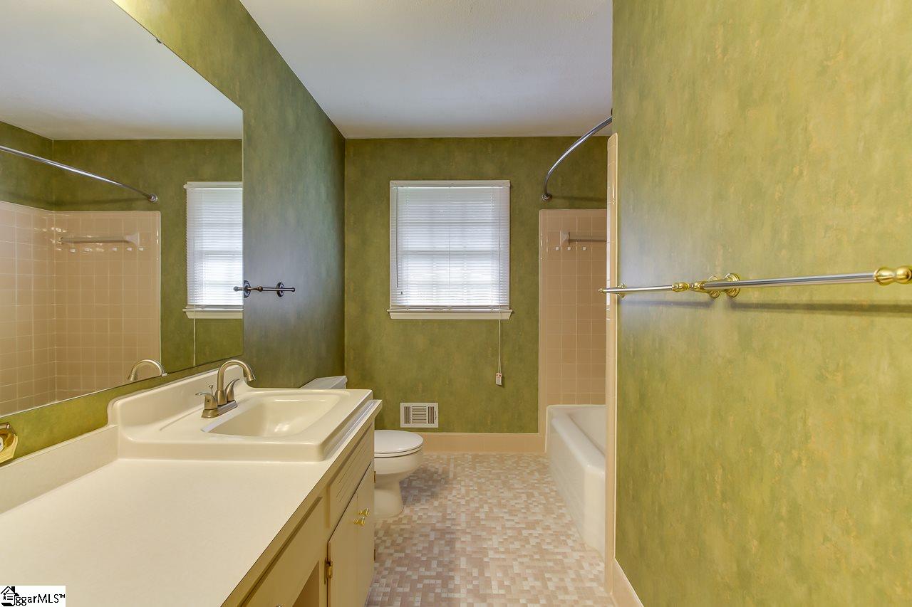 106 Watson Road Taylors, SC 29687 - Photo 13 of 36 Gallery Image 13