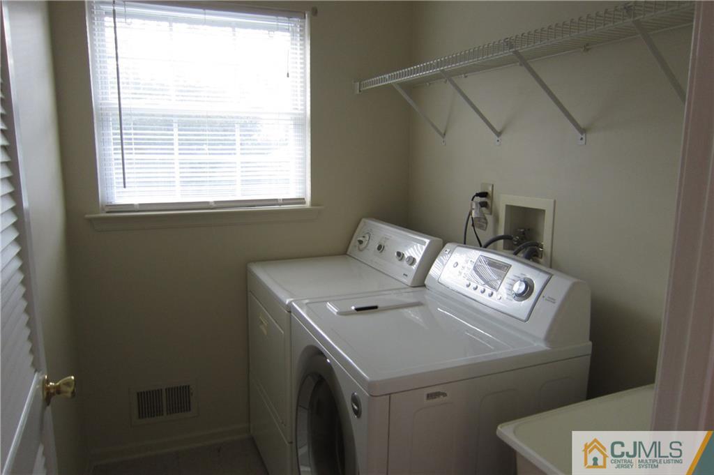 27 Yorktown Road Monmouth Junction, NJ 08852 - Photo 6 of 10 Gallery Image 6