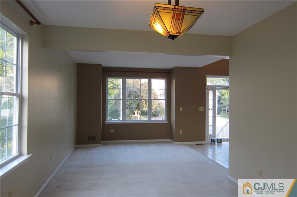 27 Yorktown Road Monmouth Junction, NJ 08852 - Photo 8 of 10 Gallery Image 8