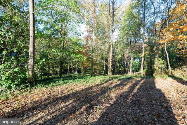 $1,025,000 | 1325 Kingston Avenue, Alexandria, VA 22302