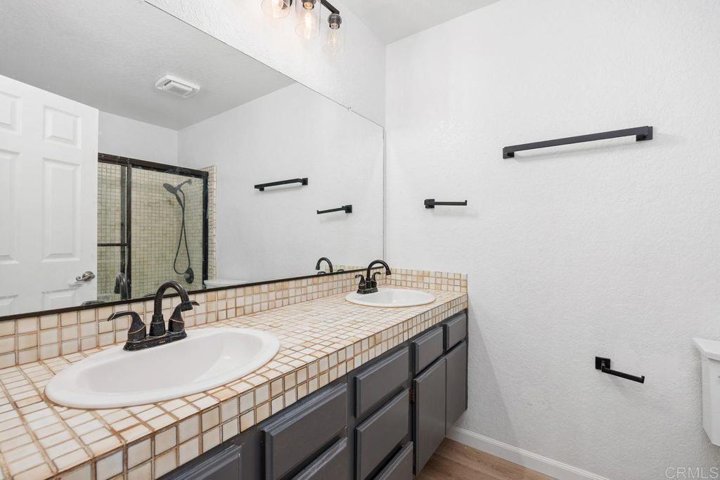 1402 Village View Road Encinitas, CA 92024 - Photo 25 of 38