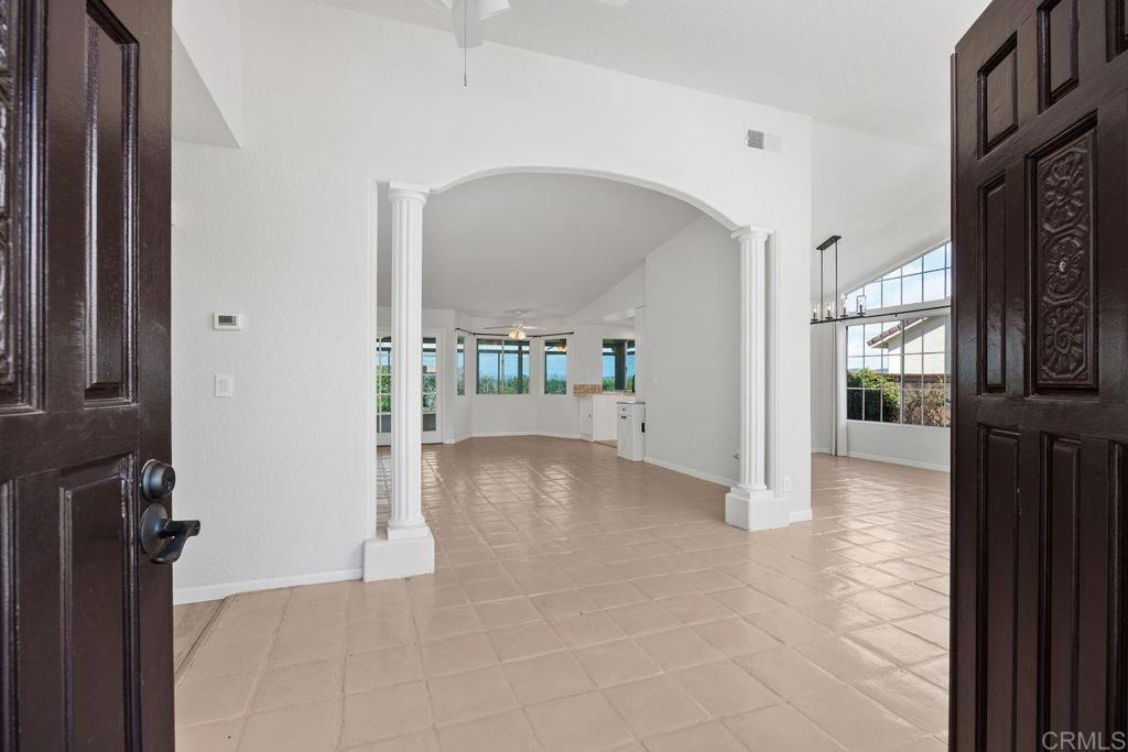 1402 Village View Road Encinitas, CA 92024 - Photo 4 of 38