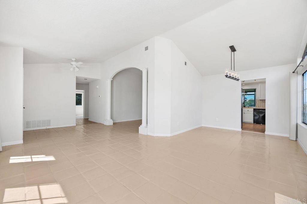 1402 Village View Road Encinitas, CA 92024 - Photo 7 of 38