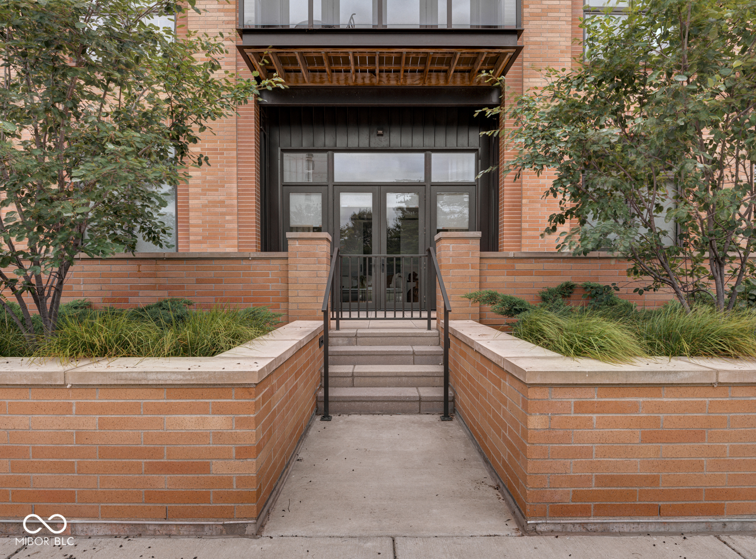 877 North East St Unit 103  