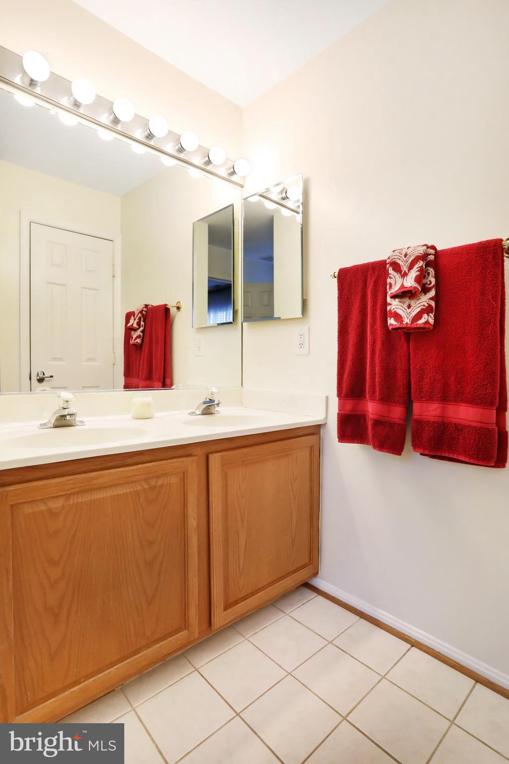 9107 Ridgefield Lane Frederick, MD 21701 - Photo 17 of 30 Master Full Bath, Double Vanity
